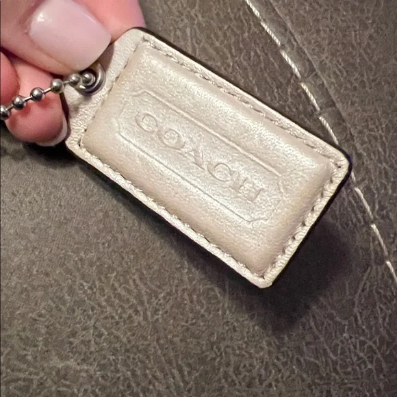 Coach Hang Tag - Picture 3 of 4